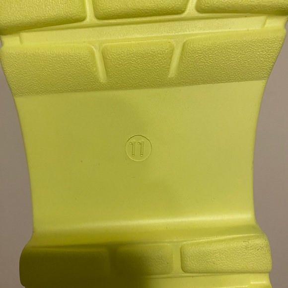 TINSTREE Women's Lug Sole Platform Boots - Picture 6 of 6